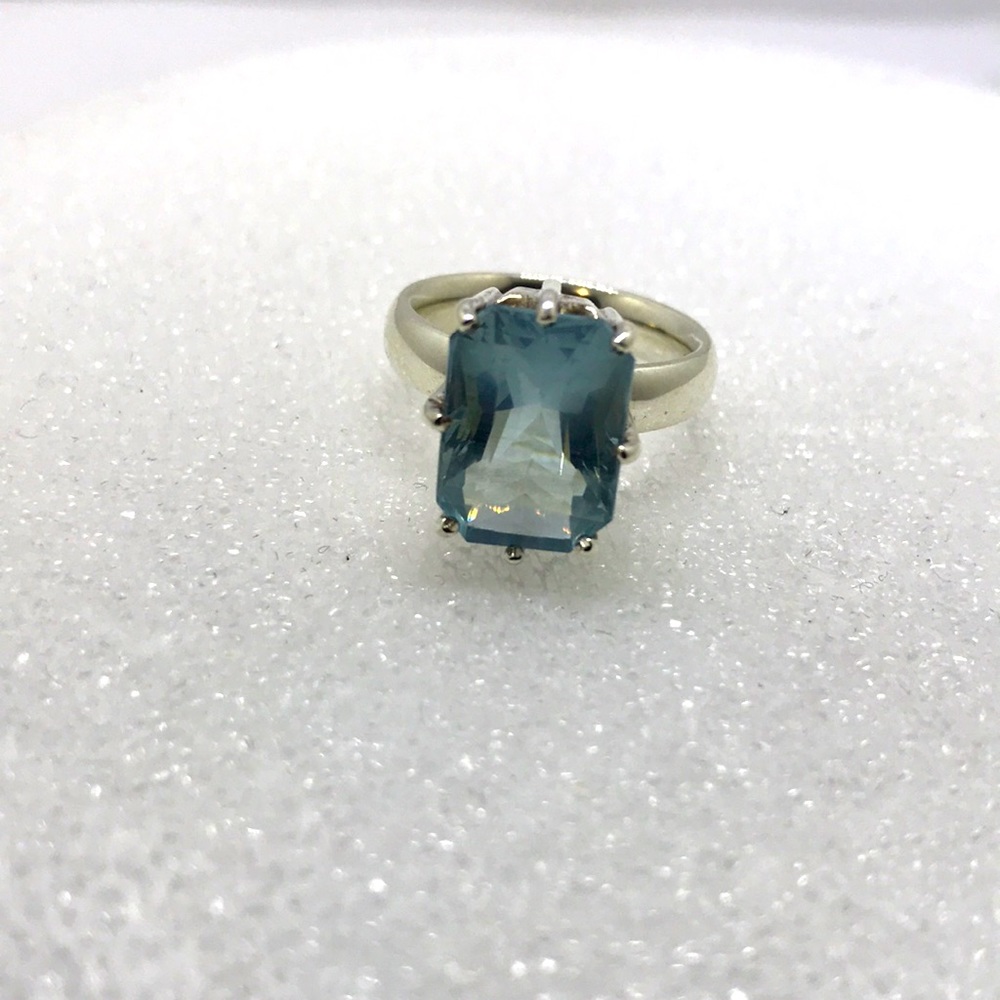 Natural Aquamarine Gem from Sri Lanka